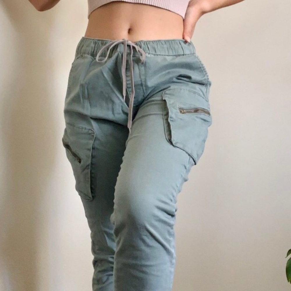 Army green Bullhead cargo pants